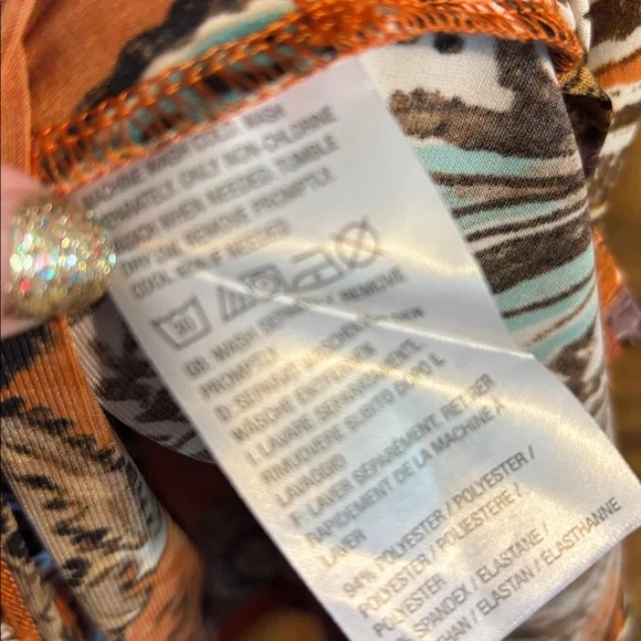 LIKE NEW Attitudes By Renee Tunic top with pockets rust paisley L - Picture 7 of 7